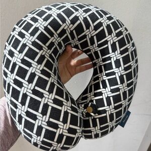 Black and White Travel Neck Pillow